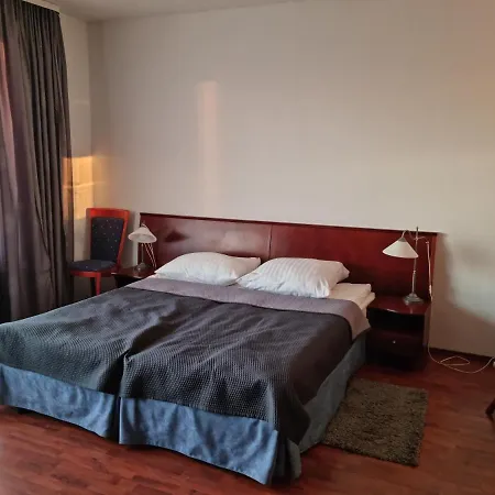 Apartament Etna *